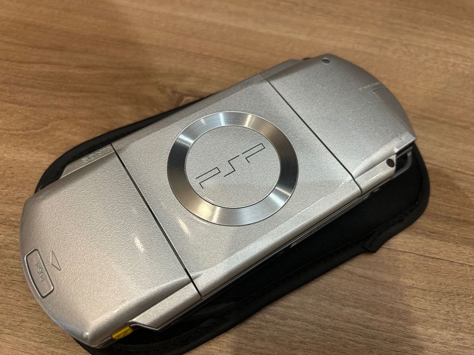 Sony PlayStation PSP-1000 + card 64GB