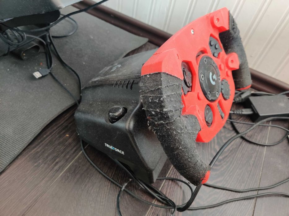 Logitech G923 wheel pedals