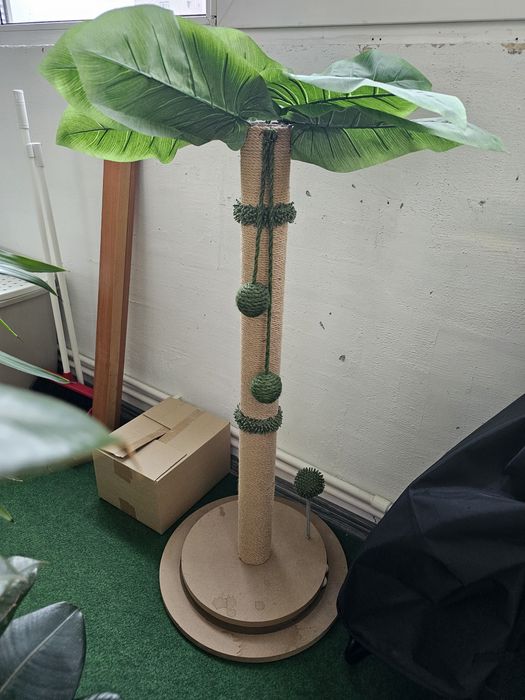 Vand Sisal/Stalp Pisici, 80cm cu jucarii