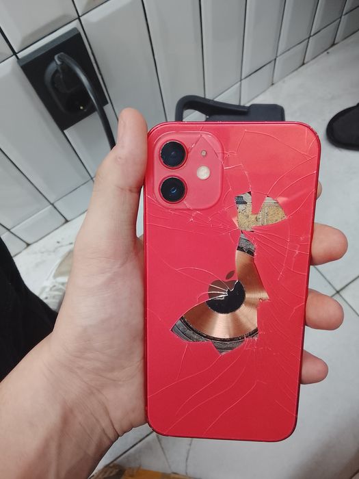 Айфон 12 заблокированный