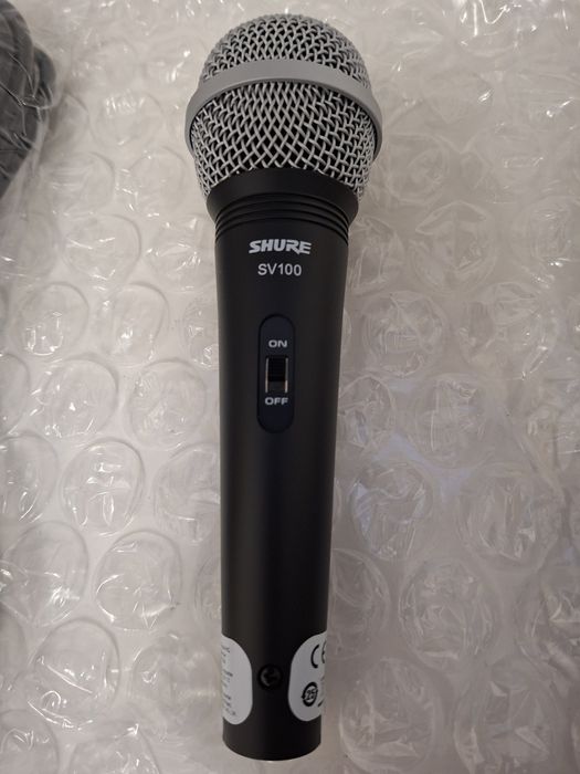 Чисто нов микрофон SHURE SV100 с 2 кабела