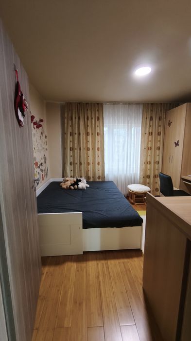 Apartament 4 camere decomandate, etaj 2, boxa, garaj - zona Steaua