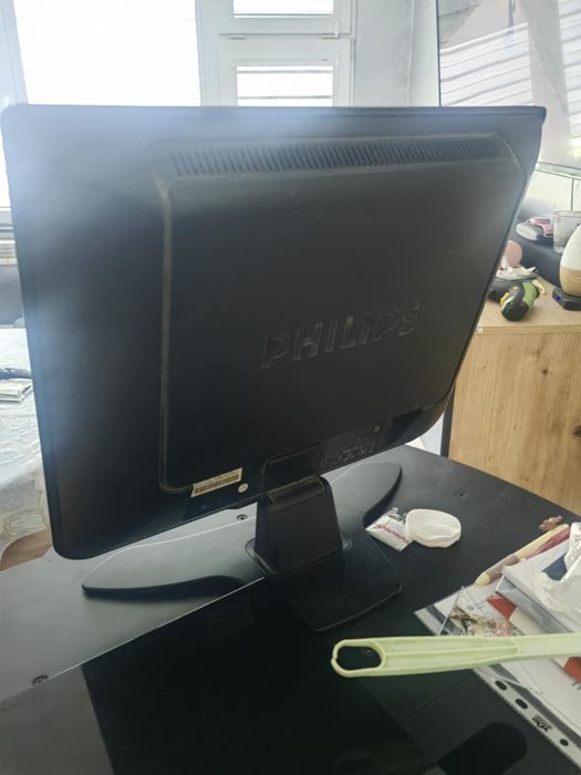 Монитор Philips vga
