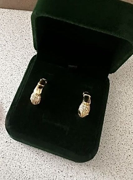 Продам комплект - серьги и кольцо