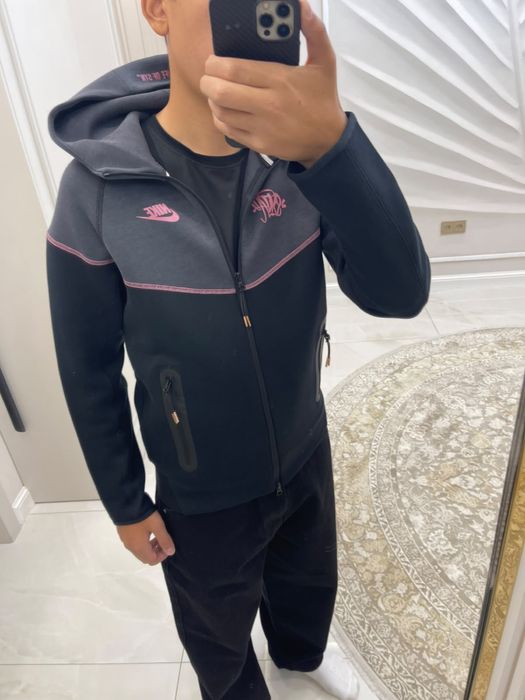 Moncler куртка новая