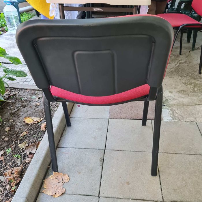 Офис стол посетителски