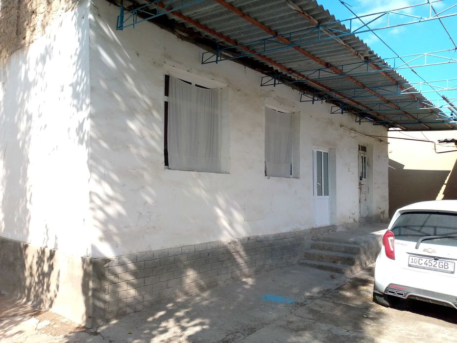 Ховли уй сотилади 30000$