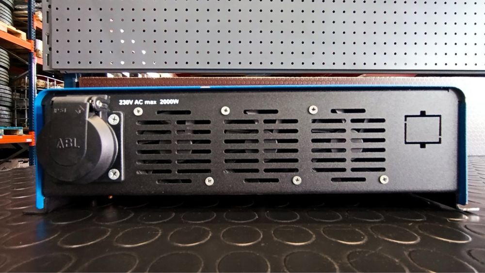 Инвертор(преобразувател напрежение от 24V на 220 V