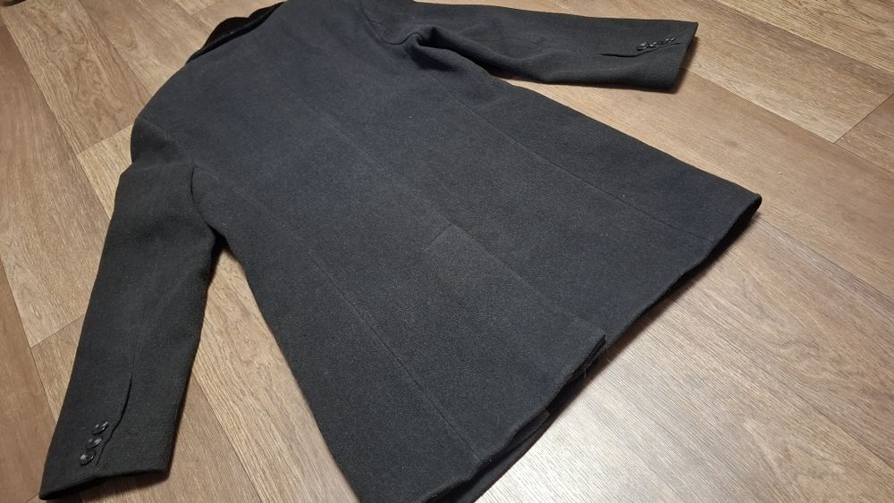 Мужское теплое пальто, размер М