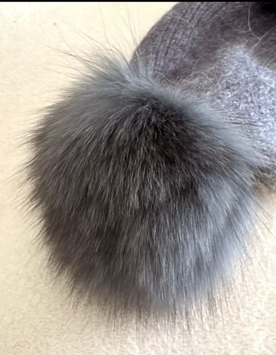 Fes angora şi moț de blană din iepure