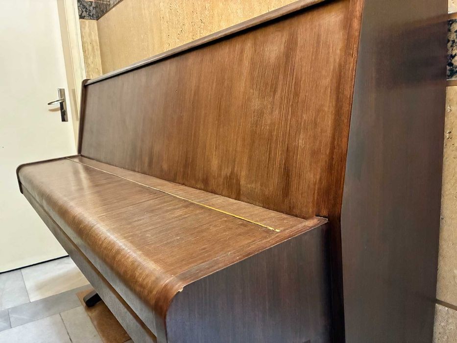 Пиано Weinbach в добро състояние