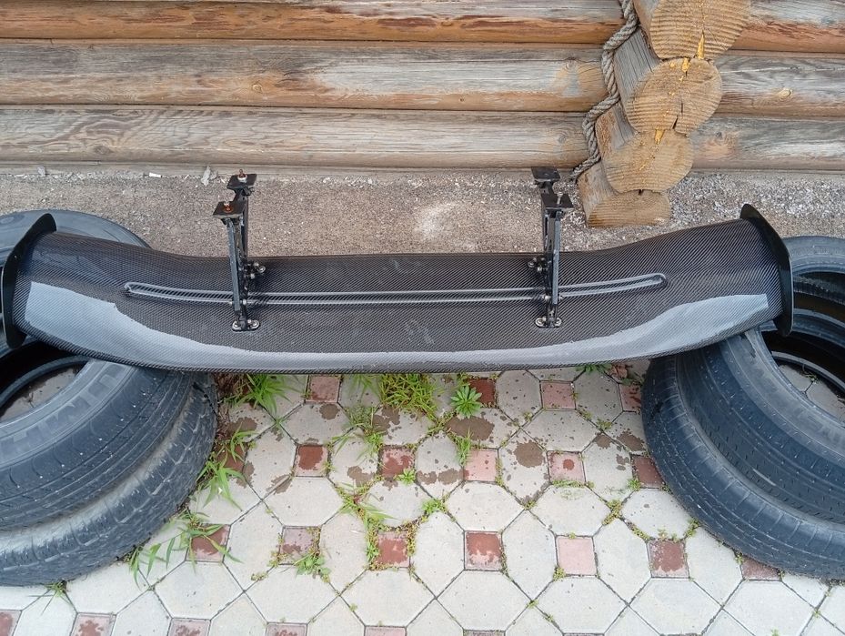 Спойлер карбон срочно