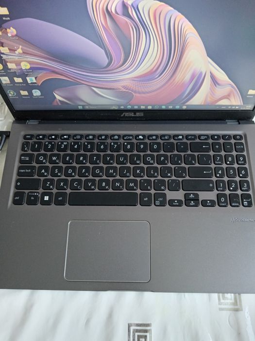 Ноутбук в отличьном состоянии Asus