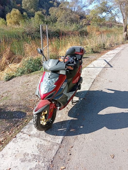 Продам мопед Рейсер 150 кубов