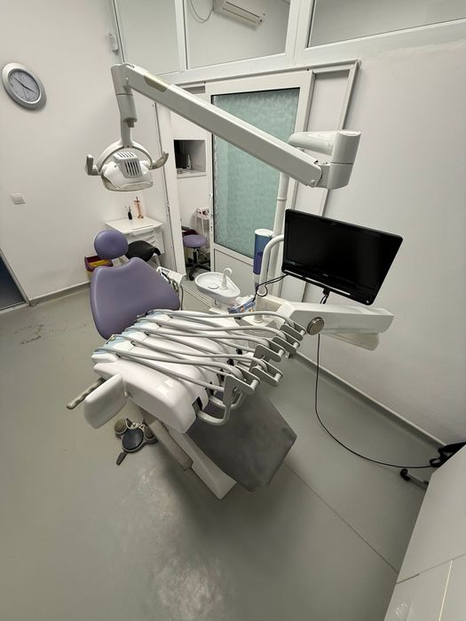 De vanzare 2 Unituri stomatologice in stare buna de functionare