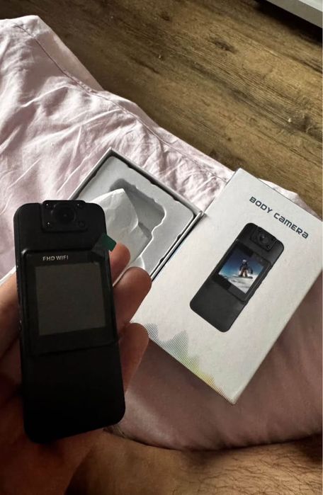 Cameră video portabilă cu reportofon