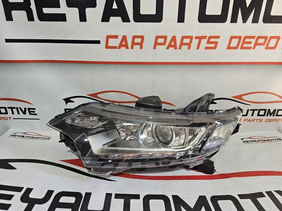 Far stanga halogen led Mitsubishi Outlander 3 dupa 2015 cod 8301C8-53