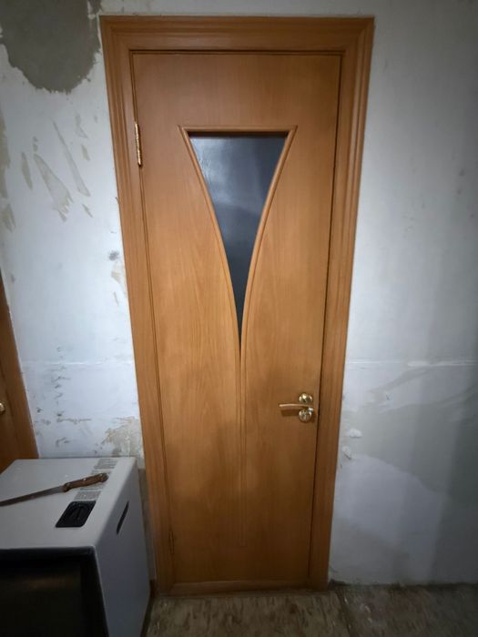 Двери межкомнатные б/у