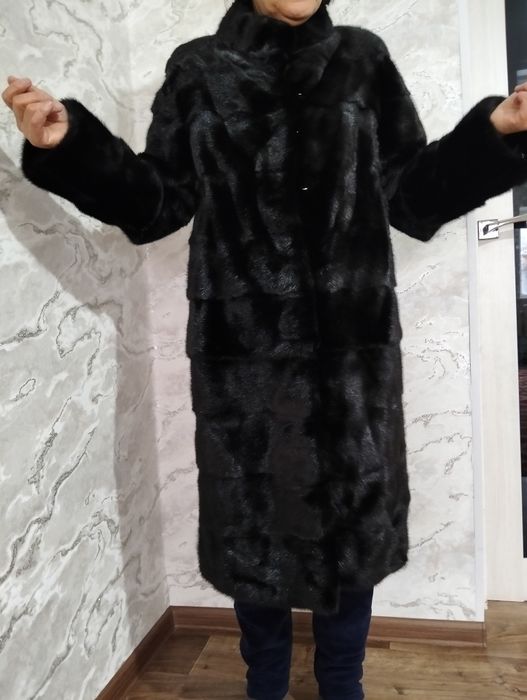 Натуральная шуба. Воротник-стойка.