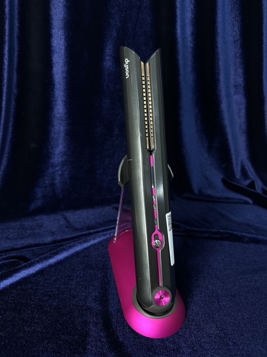 Dyson стайлер.