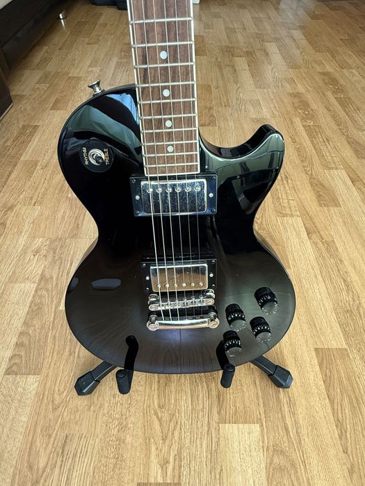 PACHET: Chitară Epiphone Les Paul Tribute + Amplificator Blackstar ID:Core V4 + Accesorii – NOI