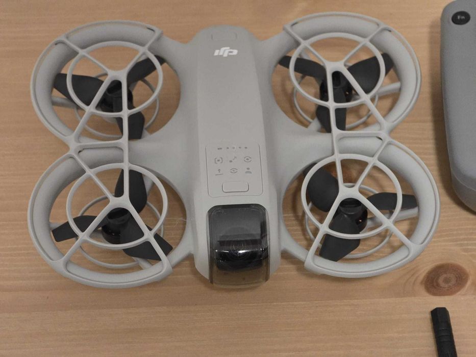 Drona DJI Neo (4k 30fps 12MP) Fly More Combo