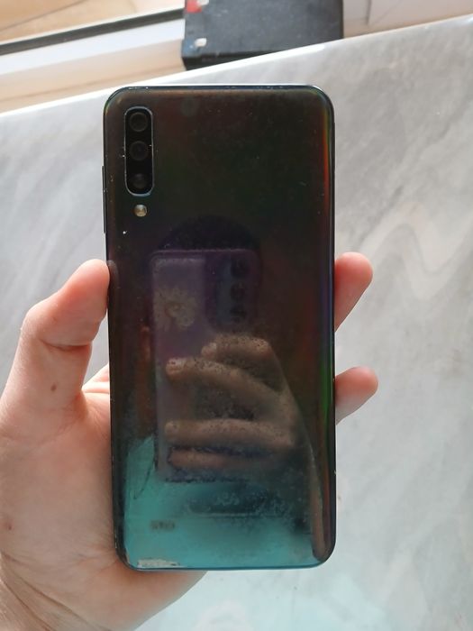 Samsung galaxy a50 xotira 64/ 400.000 SOʻM