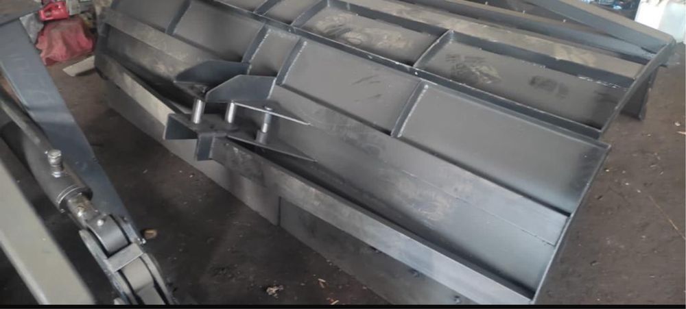 Отвал комунальный снегоуборочный