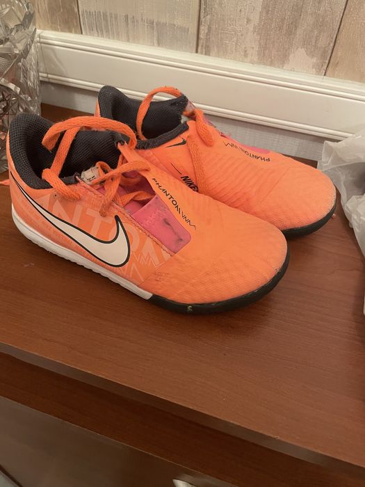 Продам кроссовки