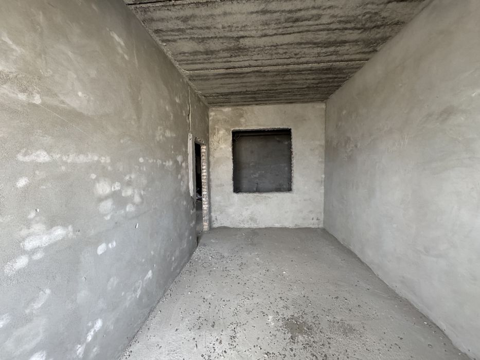 Ibn Sino koʻchasida 106 kv.mlik kvartira sotiladi 45000$