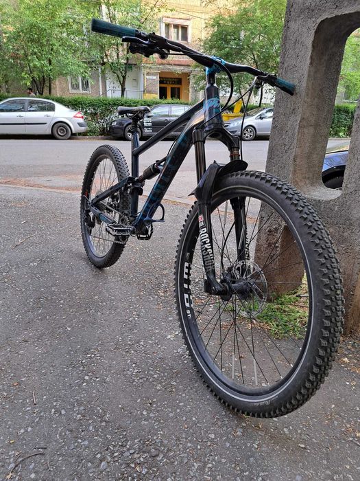 Bicicleta full suspension