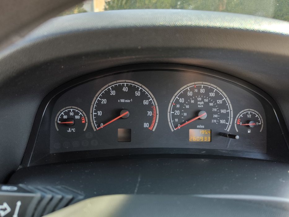 Vând Opel Vectra c volan pe dreapta