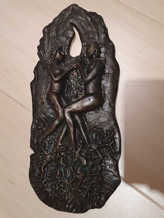 Скулптура за стена