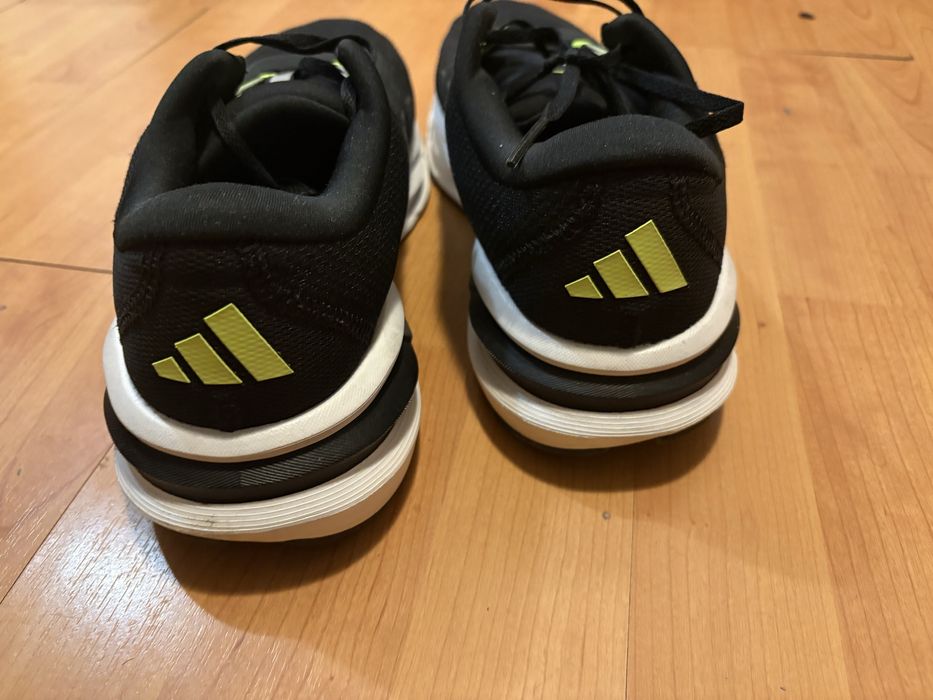 Маратонки Adidas 48