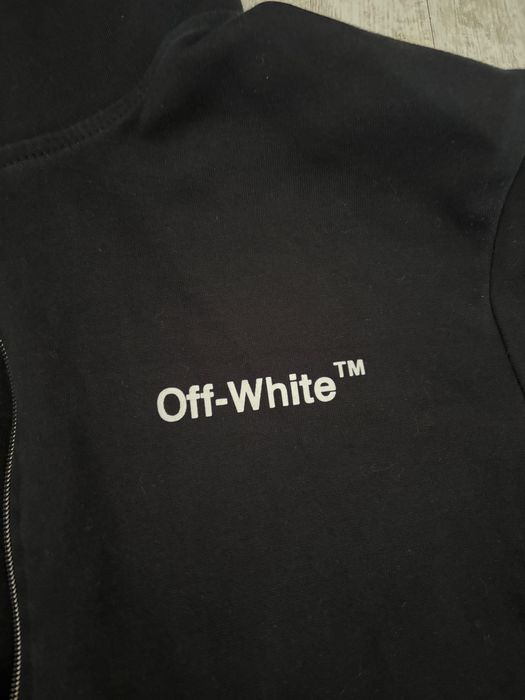 Off White анцуг 2026