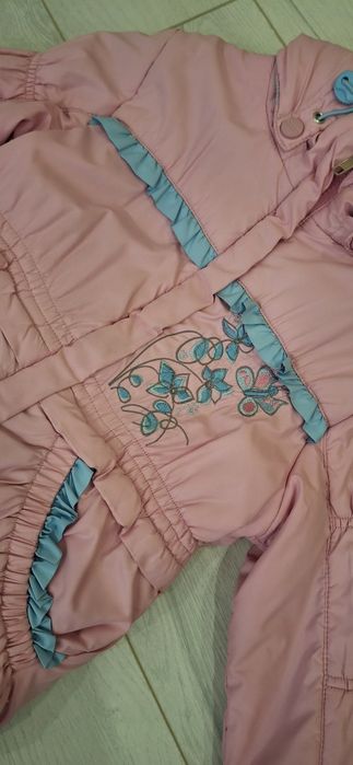 Продам костюм зимний на девочку