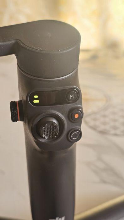 Продам DJI Osmo mobile 6