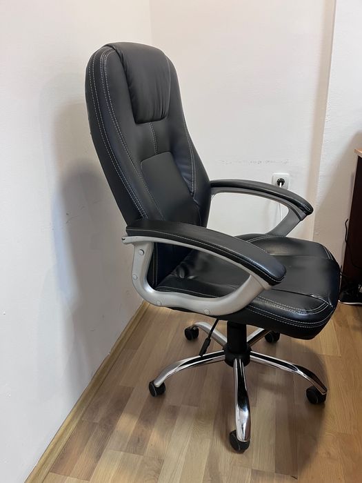 Офис стол в много добро състояние