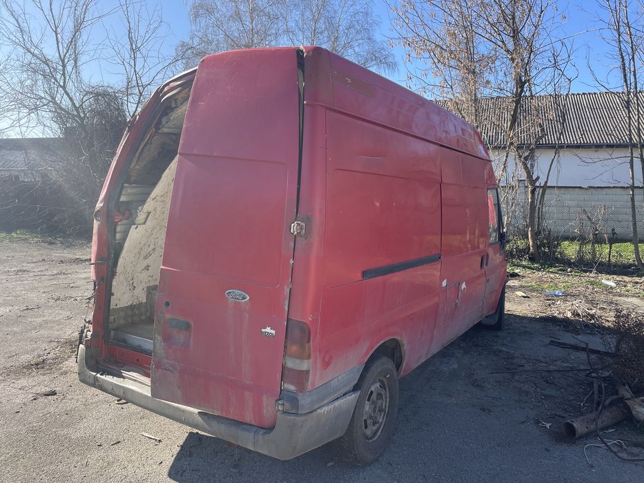 Ford Transit 2005г 2.4 90 коня