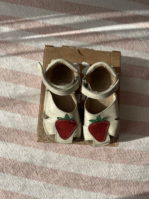 Боси сандали Zeazoo nemo с ягоди