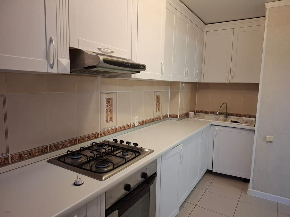 Продаётся кухонный гарнитур.