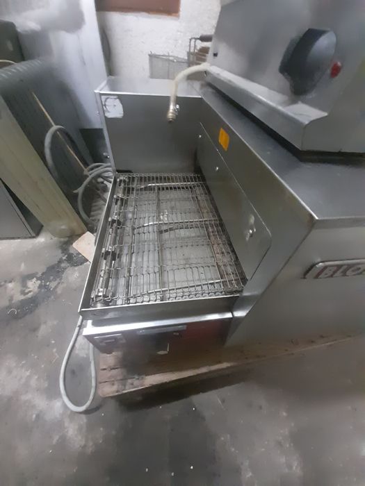 Американска тунелна/лентова фурна за пици