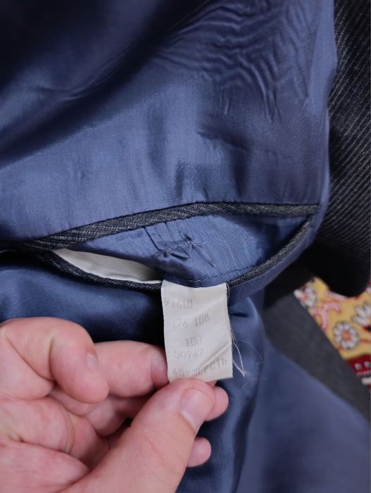 Продаеться педжак