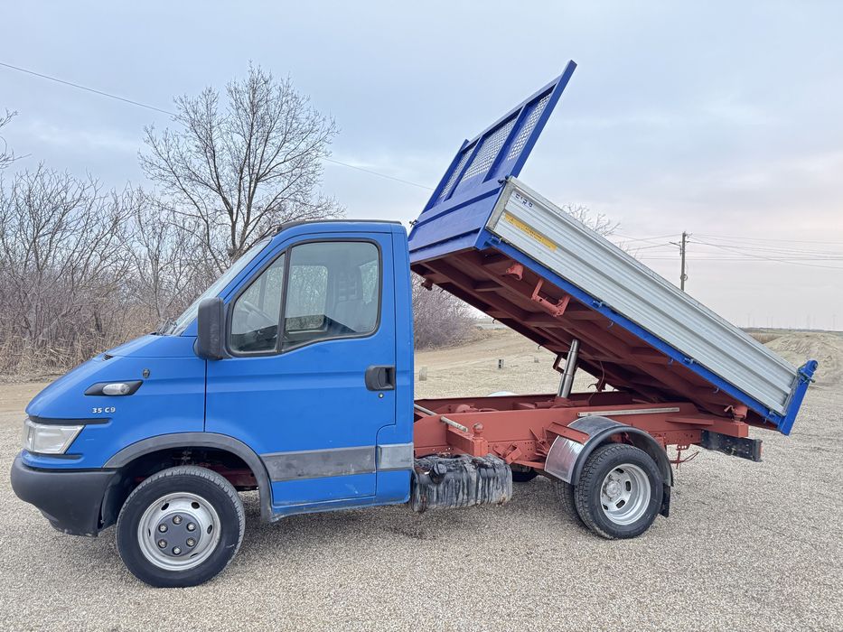 Iveco daily basculabil pe cutie .