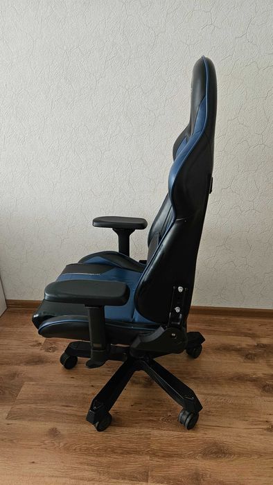Продам игровое кресло