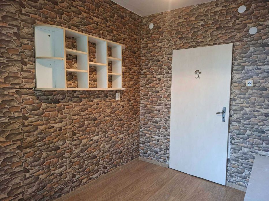 Продава се Двустаен апартамент в Търговище, Център - 68 кв.м за 612 €/кв.м - Снимка #2