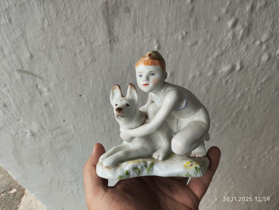 Статуэтки Родина Мать и мальчик с собакой СССР