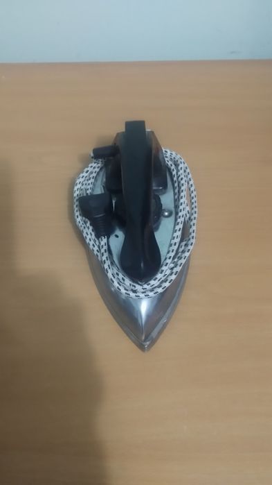 Продам утюги производство СССР рабочие отдам недорого