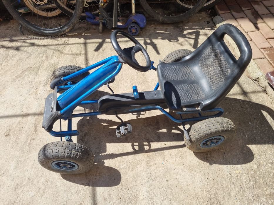 Kart cu pedale pentru copii, stare bună, funcțional