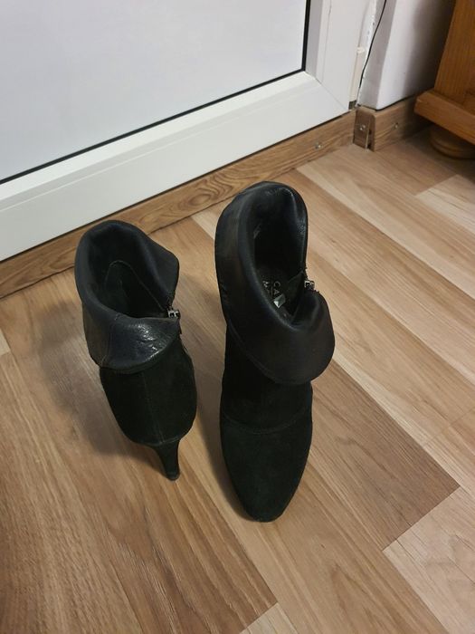 Cizme inalte cu platforma si toc inalt, piele